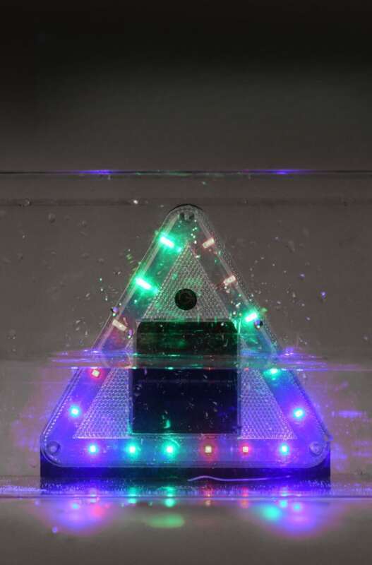 Automotive LED Solar Powered Triangle Trailer Anti Rear End Collision Light, Truck Night Flashing Warning Light_autovado.com